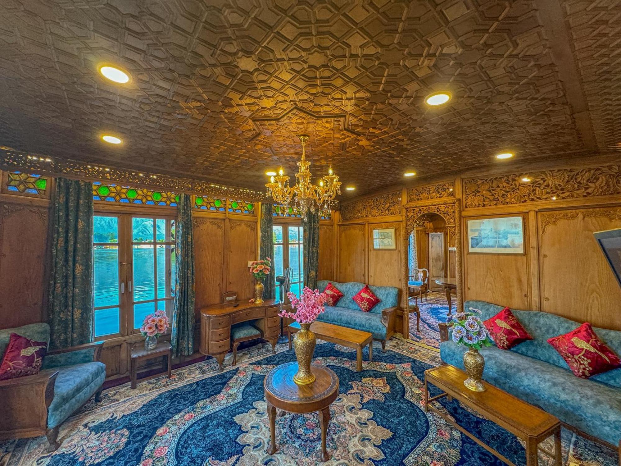 Hotel Peacock Houseboats à Srīnagar Extérieur photo