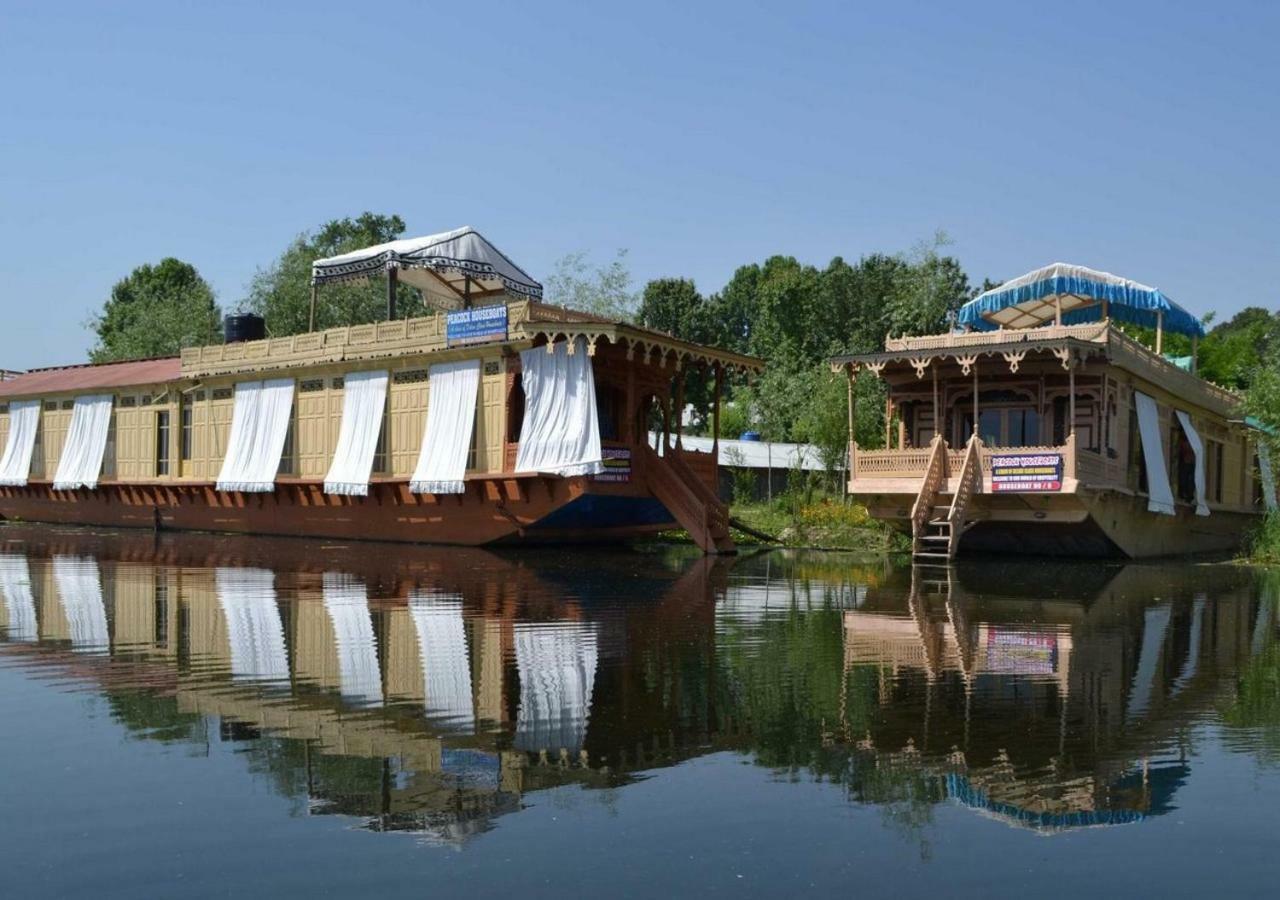 Hotel Peacock Houseboats à Srīnagar Extérieur photo